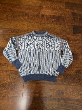 Venture Research Gear Nordic Style Sweater Size Medium